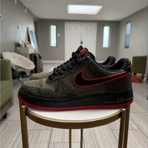 Nike Scales Olive and Black Air Sneakers size 9.5